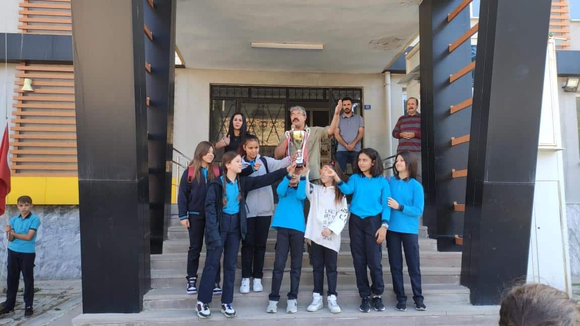 Öğrencilerimiz Türkiye Güreş Şampiyonası'nda 1. lik Kupası Kazandı
